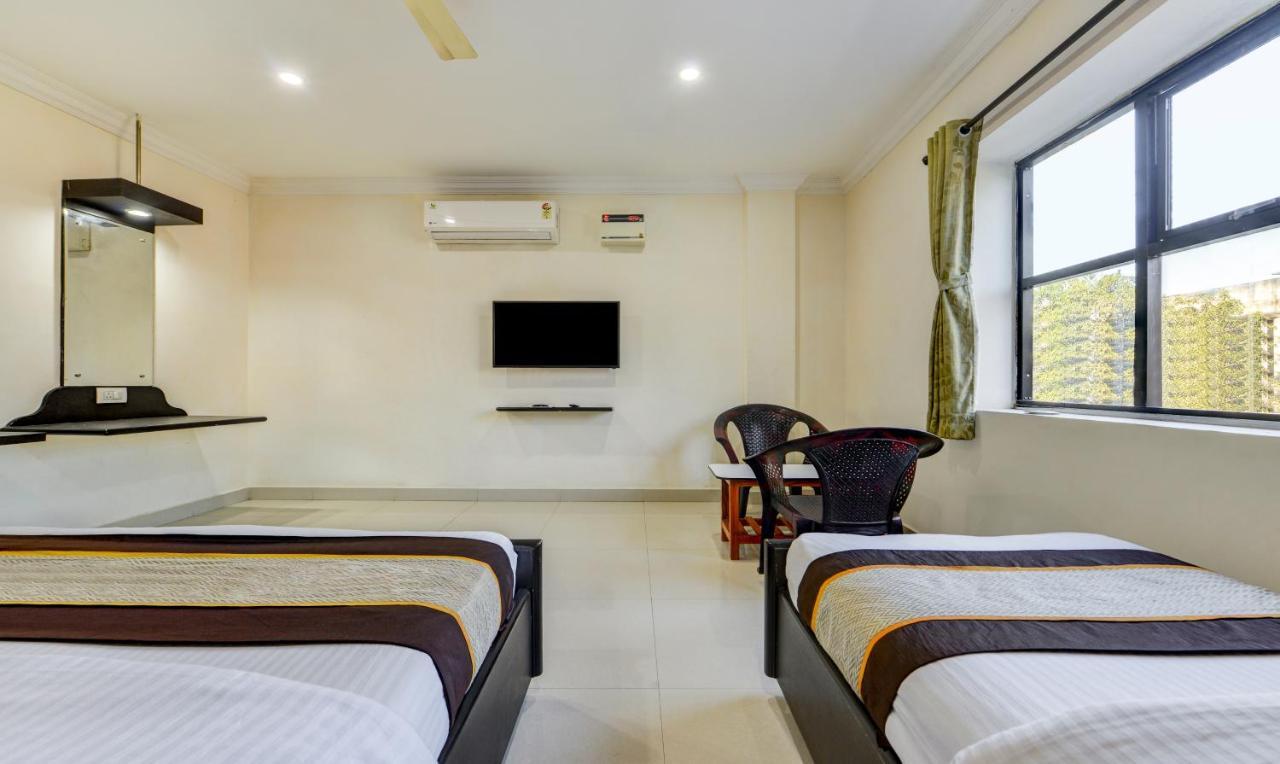 Pleasant Days Hotel Chennai Exteriör bild