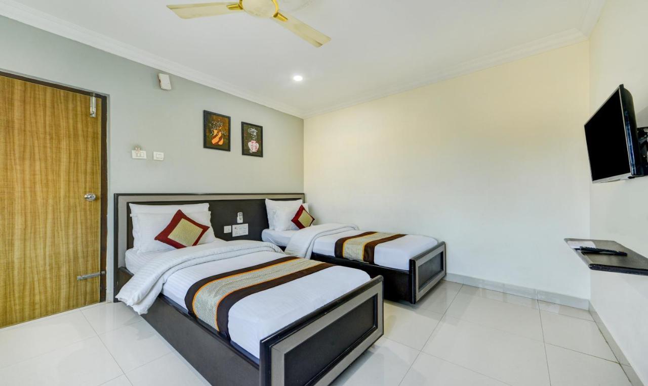Pleasant Days Hotel Chennai Exteriör bild