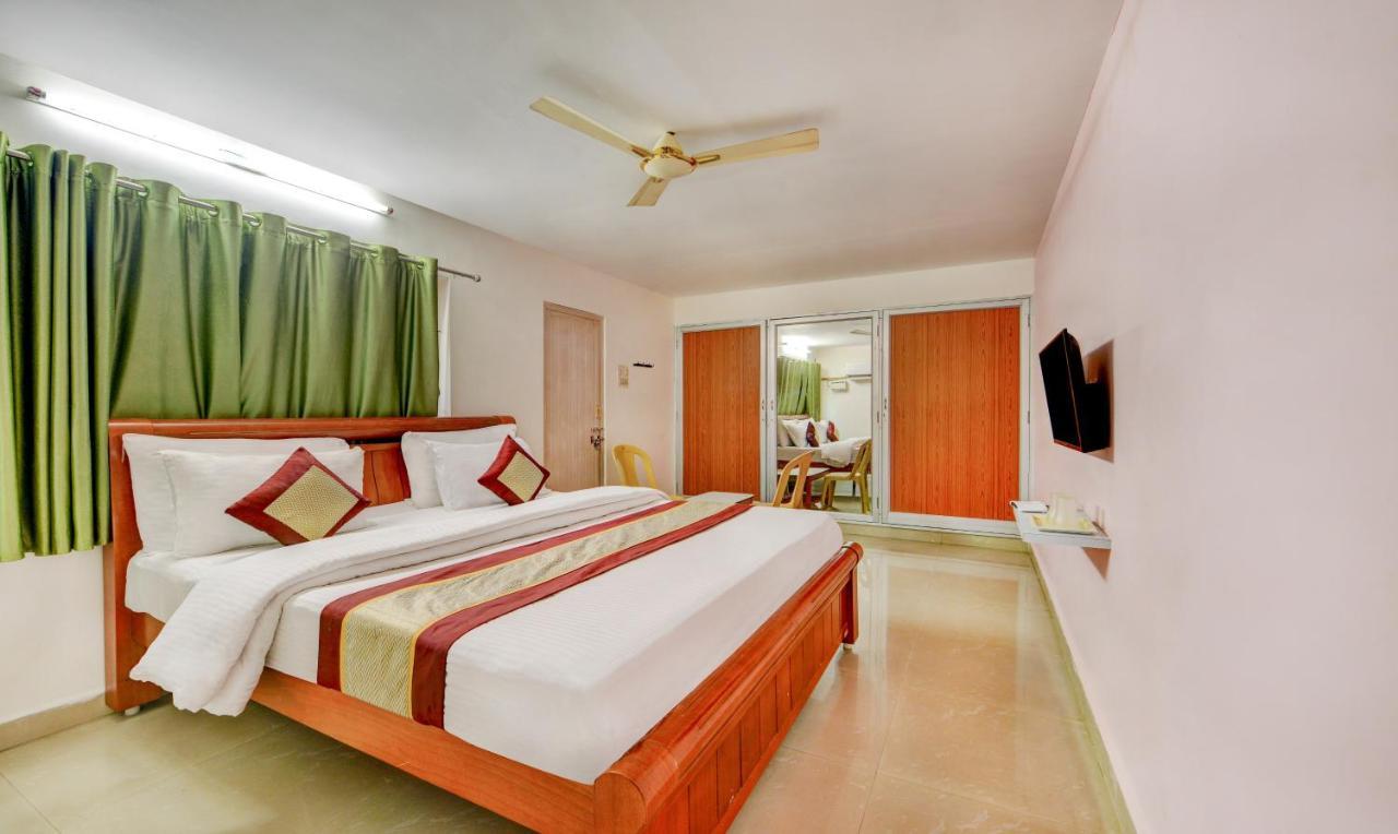 Pleasant Days Hotel Chennai Exteriör bild