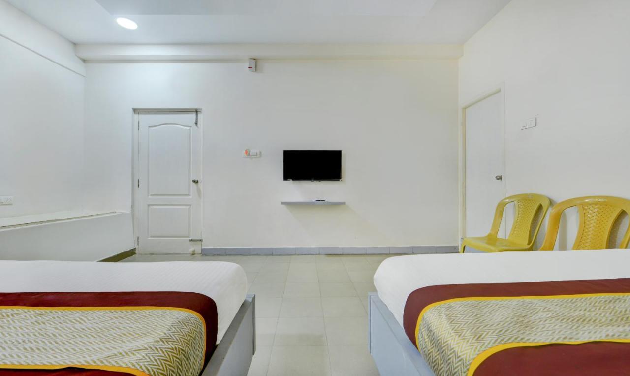 Pleasant Days Hotel Chennai Exteriör bild